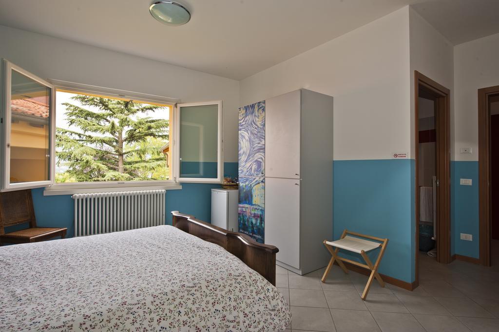 Ostello Residenza Molinatto Oggiono Rum bild