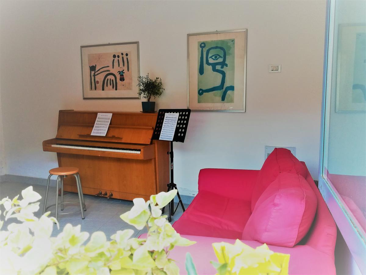 Ostello Residenza Molinatto Oggiono Exteriör bild