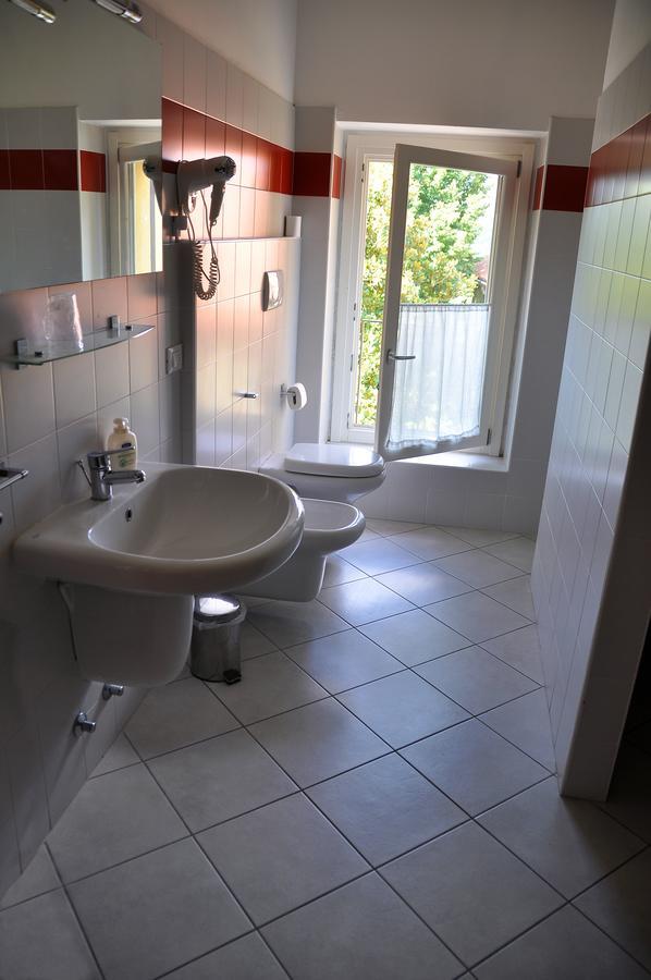 Ostello Residenza Molinatto Oggiono Exteriör bild