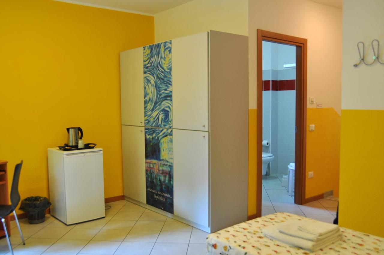 Ostello Residenza Molinatto Oggiono Exteriör bild