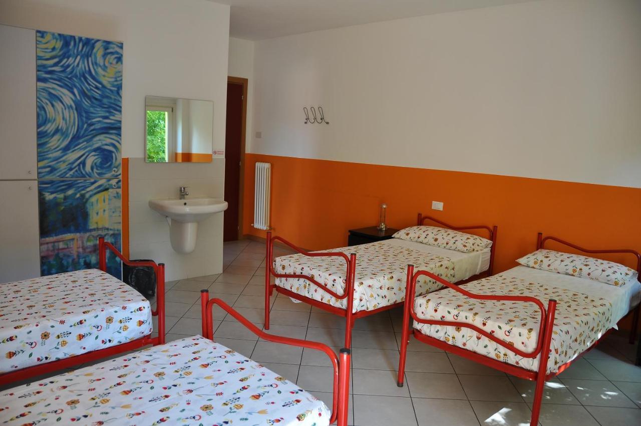 Ostello Residenza Molinatto Oggiono Exteriör bild