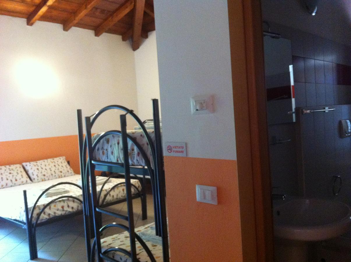 Ostello Residenza Molinatto Oggiono Exteriör bild