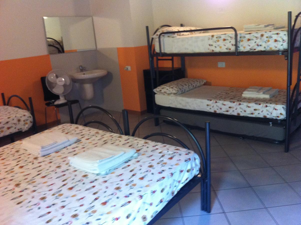 Ostello Residenza Molinatto Oggiono Exteriör bild