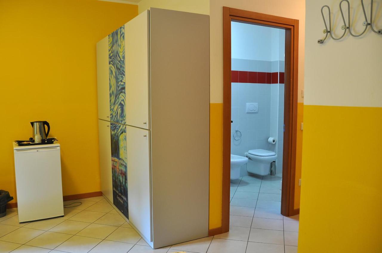 Ostello Residenza Molinatto Oggiono Exteriör bild