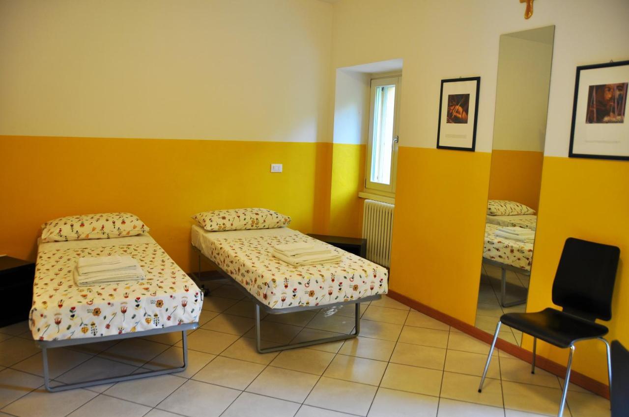 Ostello Residenza Molinatto Oggiono Exteriör bild
