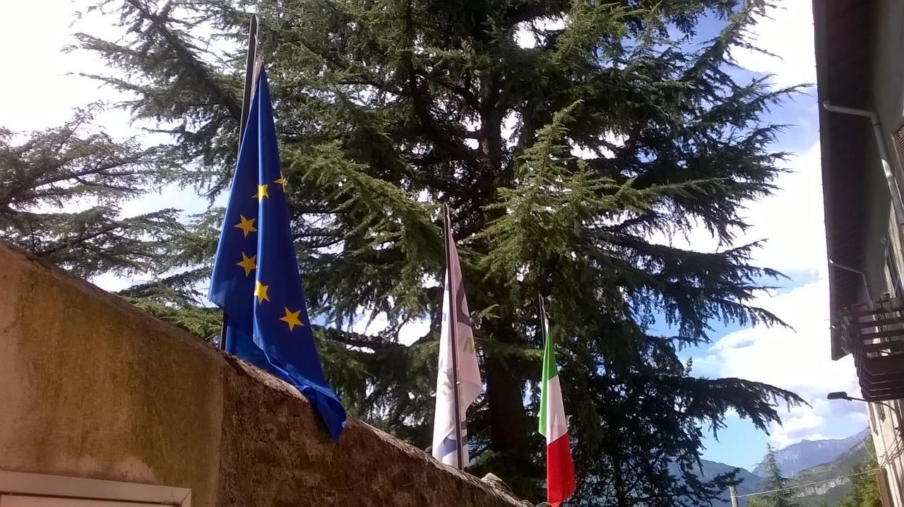 Ostello Residenza Molinatto Oggiono Exteriör bild